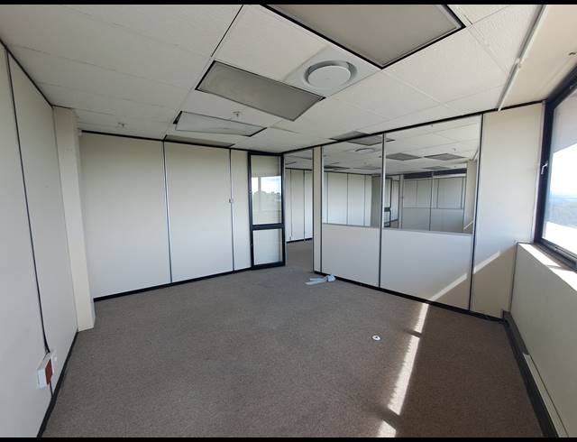 143M² OFFICE TO LET IN DUNKELD WEST